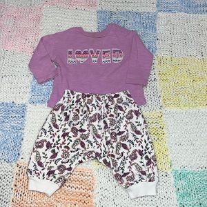 Peek, 3-6 month tee and pant in colorful hues of purple.appliquéd LOVED 👼